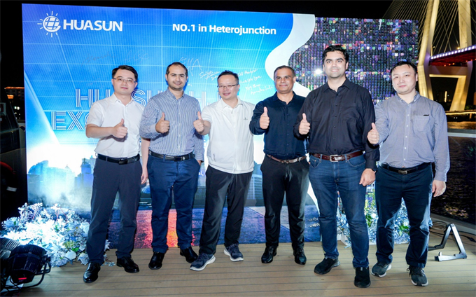 Huasun HJT Exclusive Gala Successfully Sets Sail in Shanghai with Debut of Heterojunction Perovskite Tandem Products 01