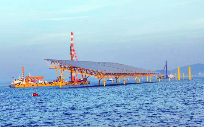 China's First Offshore Pile-based PV-fishery Project Powered by Huasun HJT Modules Nears Grid Connection in April 2025